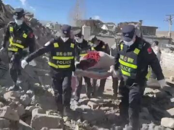 Al menos 126 muertos y más de un centenar de heridos en un terremoto de magnitud 7 en el Tíbet 