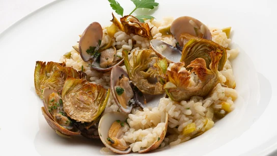 Arroz con alcachofas y almejas Arroz con alcachofas y almejas