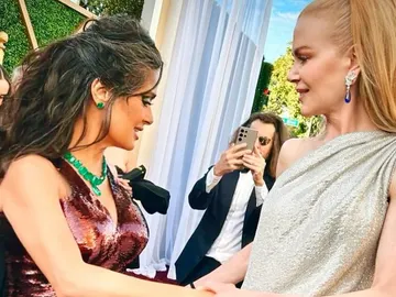 Salma Hayek y Nicole Kidman se reencuentran en los Globos de Oro Salma Hayek y Nicole Kidman se reencuentran en los Globos de Oro