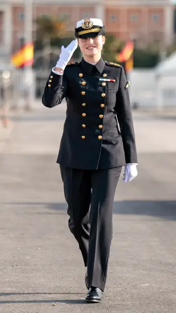 Leonor embarca en el buque escuela Juan Sebastián Elcano Leonor embarca en el buque escuela Juan Sebastián Elcano
