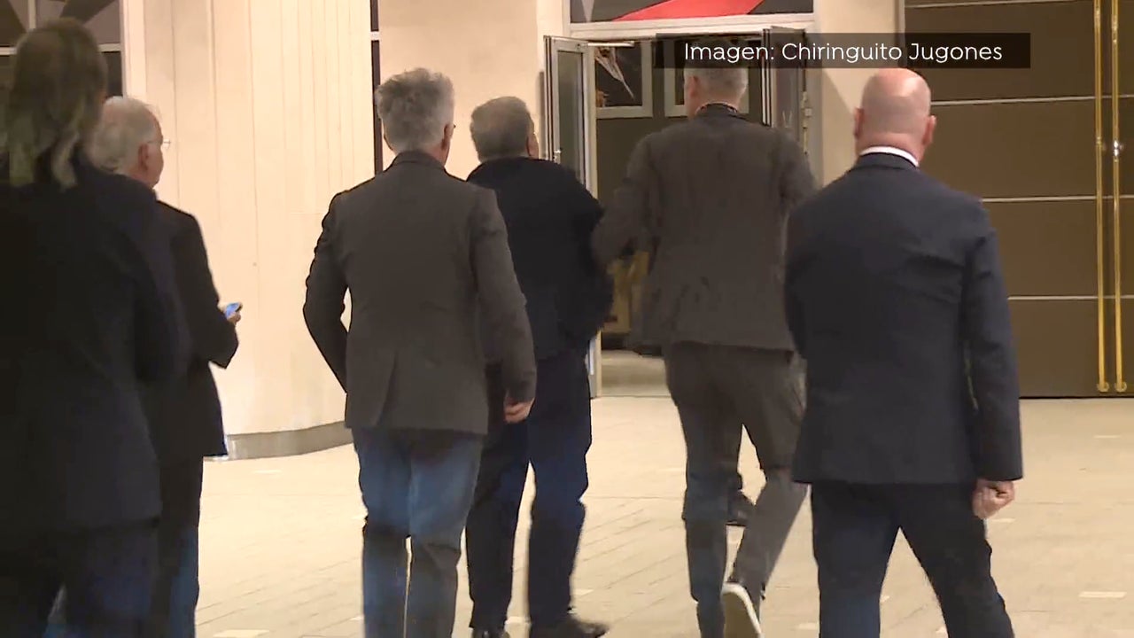 El corte de mangas con el que Laporta ha celebrado la cautelar por Dani Olmo y Pau Vítor El corte de mangas con el que Laporta ha celebrado la cautelar por Dani Olmo y Pau Vítor