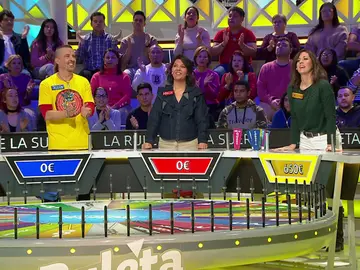¡Cristina se arriesga a volver a tirar y consigue caer en la casilla exprés! ¡Cristina se arriesga a volver a tirar y consigue caer en la casilla exprés!