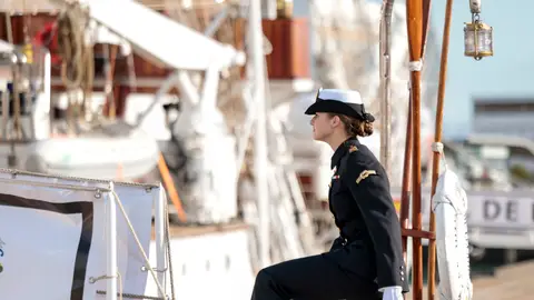 Leonor embarca en el buque escuela Juan Sebastián Elcano Leonor embarca en el buque escuela Juan Sebastián Elcano