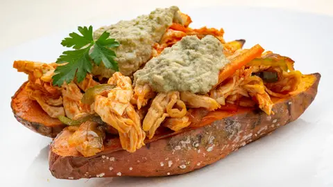 Una receta saludable con ingredientes 100% naturales: boniato con pollo y verduras, de Karlos Arguiñano Una receta saludable con ingredientes 100% naturales: boniato con pollo y verduras, de Karlos Arguiñano