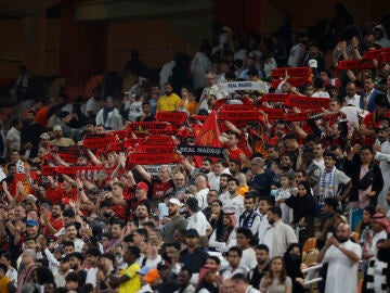 Aficionados del Mallorca en el estadio King Abdullah de Yeda