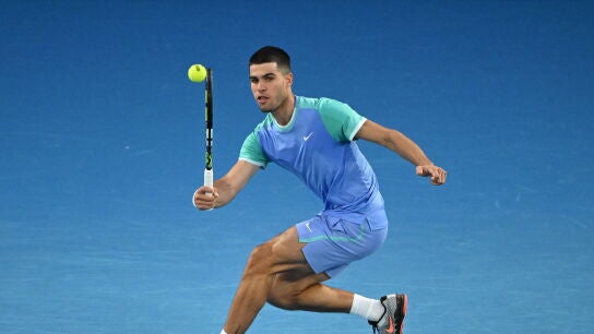 Carlos Alcaraz, en acci&oacute;n en Melbourne (Australia)