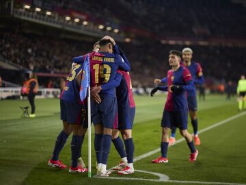 Los jugadores del Barça celebran un gol ante el Betis