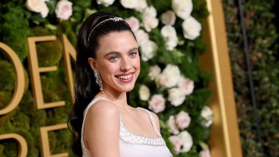 Margaret Qualley en los Globos de Oro 2024