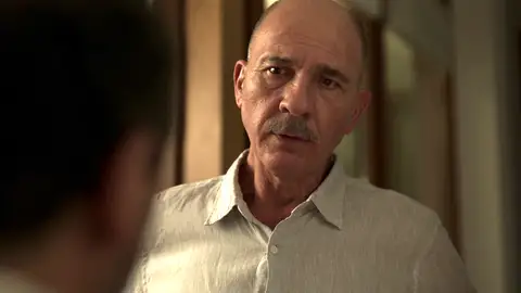 Esta noche en Honor: Romero le pide a Juan que le ayude a deshacerse de su coche Esta noche en Honor: Romero le pide a Juan que le ayude a deshacerse de su coche