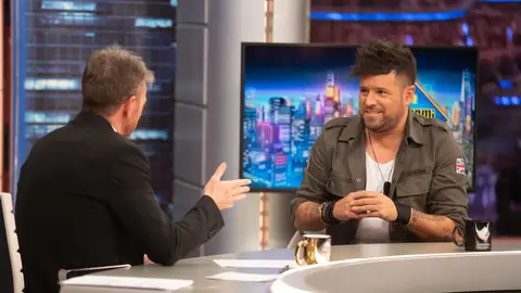 Pablo López se emociona hablando de Raphael en El Hormiguero: "Lo veo ilusionado y en el presente" Pablo López se emociona hablando de Raphael en El Hormiguero: "Lo veo ilusionado y en el presente"