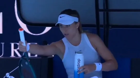 El gesto de Paula Badosa en el duelo ante Kostyuk El gesto de Paula Badosa en el duelo ante Kostyuk