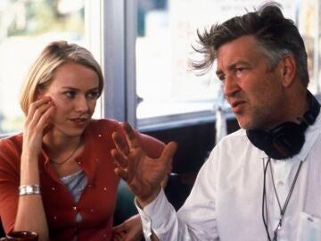 Naomi Watts y David Lynch en Mulholland Dr. en el 2001