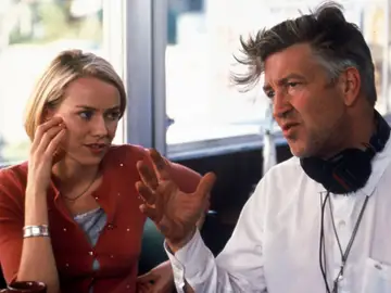 Naomi Watts y David Lynch en Mulholland Dr. en el 2001 Naomi Watts y David Lynch en Mulholland Dr. en el 2001