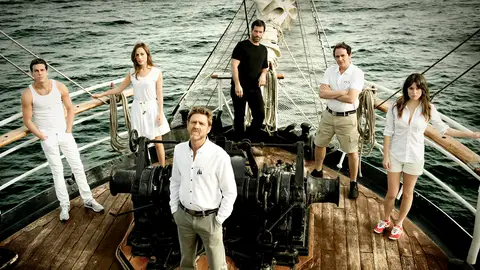 Luis Callejo, Blanca Suárez, Mario Casas, Juan Pablo Shuk, Irene Montalà y Juanjo Artero en El Barco Luis Callejo, Blanca Suárez, Mario Casas, Juan Pablo Shuk, Irene Montalà y Juanjo Artero en El Barco