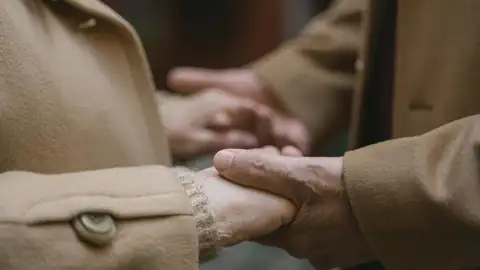 Manos cogidas Manos cogidas