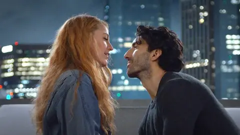 Justin Baldoni y Blake Lively en It Ends with Us Justin Baldoni y Blake Lively en It Ends with Us