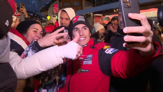 Del rojo al blanco: Marc Márquez cambia la moto por los esquís en Madonna di Campiglio Del rojo al blanco: Marc Márquez cambia la moto por los esquís en Madonna di Campiglio