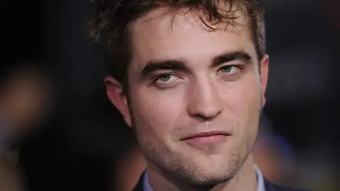 Robert Pattinson interpretó a un famoso vampiro, Edward Cullen Robert Pattinson interpretó a un famoso vampiro, Edward Cullen