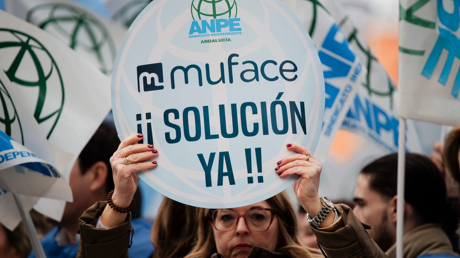 El Gobierno suspende el plazo de presentación de ofertas a Muface y abre un tercer plazo para que se presenten a la licitación
