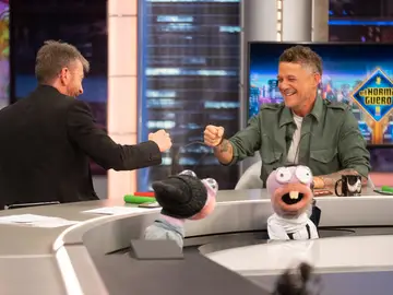 ¡Desternillante! Pablo Motos y Alejandro Sanz ponen a prueba su habilidad para engañar ¡Desternillante! Pablo Motos y Alejandro Sanz ponen a prueba su habilidad para engañar