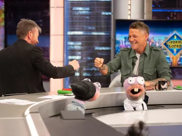¡Desternillante! Pablo Motos y Alejandro Sanz ponen a prueba su habilidad para engañar ¡Desternillante! Pablo Motos y Alejandro Sanz ponen a prueba su habilidad para engañar