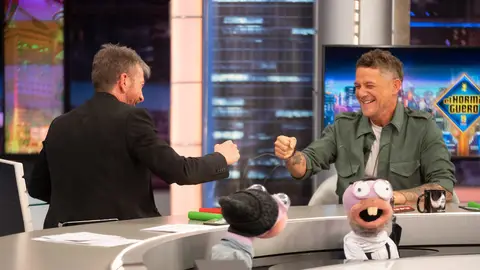 ¡Desternillante! Pablo Motos y Alejandro Sanz ponen a prueba su habilidad para engañar ¡Desternillante! Pablo Motos y Alejandro Sanz ponen a prueba su habilidad para engañar