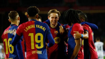 Frenkie de Jong celebra el primer gol del partido