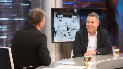 Emiliano García-Page confiesa su mayor afición fuera de la política: ¡hacer largos viajes en coche! Emiliano García-Page confiesa su mayor afición fuera de la política: ¡hacer largos viajes en coche!