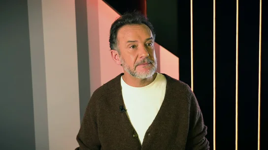 “Es un tipo duro, pero muy familiar”: José Luis García-Pérez explica el comportamiento de Vicente Aguilar en Honor “Es un tipo duro, pero muy familiar”: José Luis García-Pérez explica el comportamiento de Vicente Aguilar en Honor