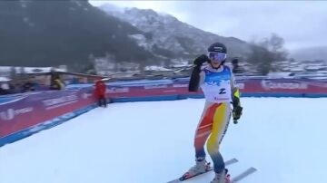 Aleix Aubert Serracan celebra su victoria en los Juegos Mundiales Universitarios FISU 2025 en Turín