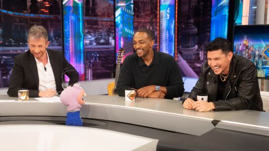 Anthony Mackie y Danny Ram&iacute;rez compiten en El Hormiguero: "&iexcl;Necesita gafas!"
