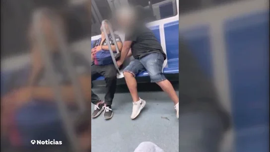 Macrodispositivo de los Mossos en el Metro de Barcelona: 135 sospechosos y 446 antecedentes Macrodispositivo de los Mossos en el Metro de Barcelona: 135 sospechosos y 446 antecedentes
