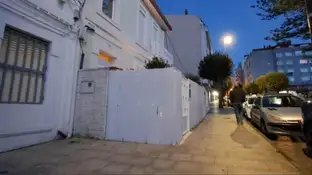 Imagen de una terraza ocupando una acera en Vigo Imagen de una terraza ocupando una acera en Vigo