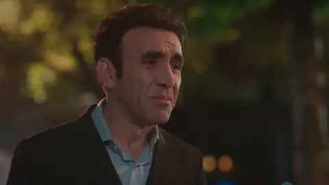 Bahar se va de la mansión y deja a Timur hundido en su propia traición: esta noche, nuevo capítulo de Renacer Bahar se va de la mansión y deja a Timur hundido en su propia traición: esta noche, nuevo capítulo de Renacer