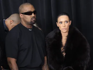 Kanye West y Bianca Censori en los Premios Grammy 2025 Kanye West y Bianca Censori en los Premios Grammy 2025