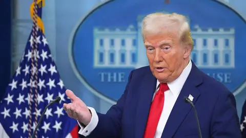 Trump autoriza la creación del fondo soberano de Estados Unidos, el cual podría usarse para comprar TikTok Trump autoriza la creación del fondo soberano de Estados Unidos, el cual podría usarse para comprar TikTok