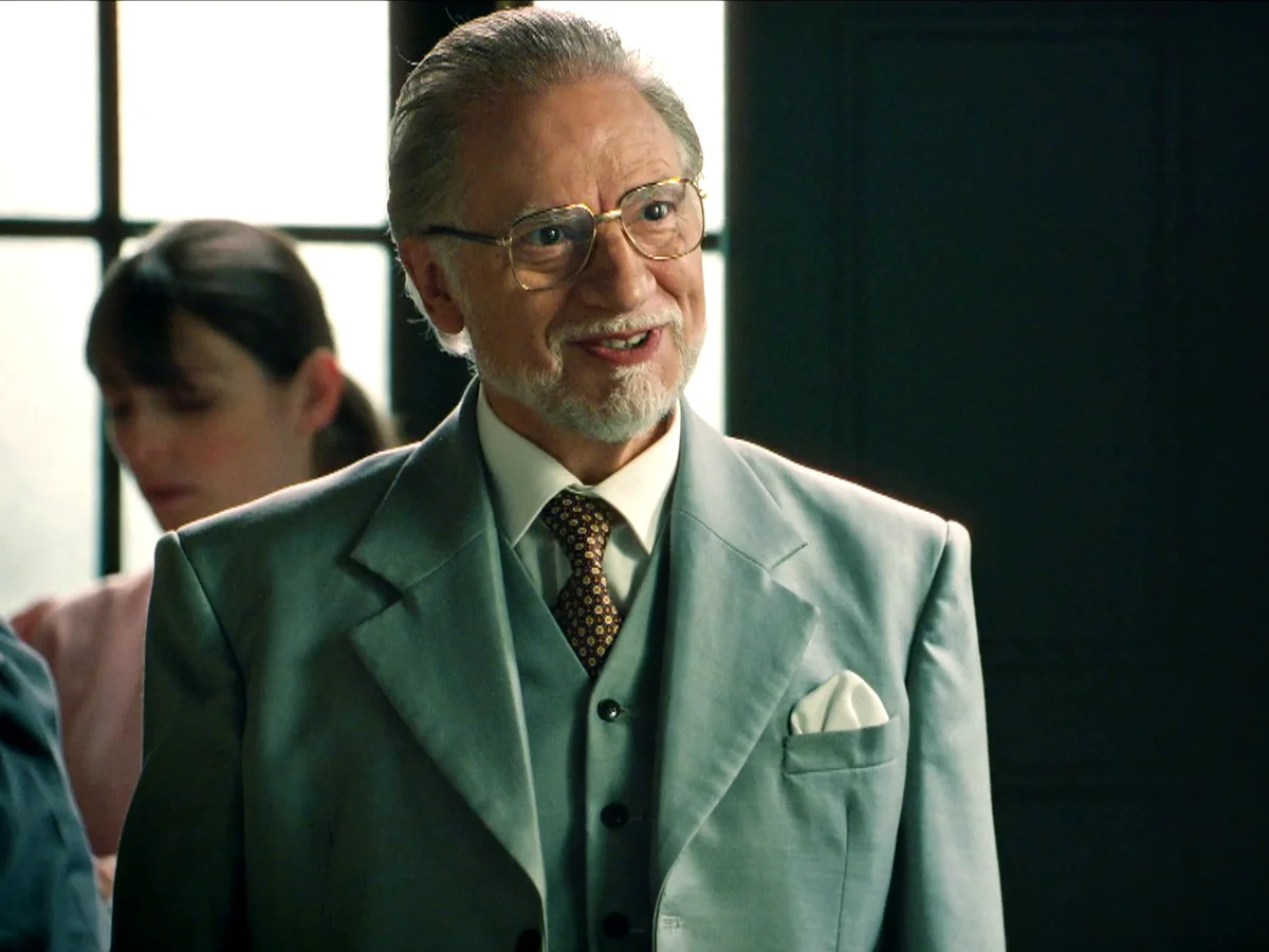 Damián intenta conseguir el voto de Tasio, ¿podrá convencerlo para que  apoye a los De la Reina?