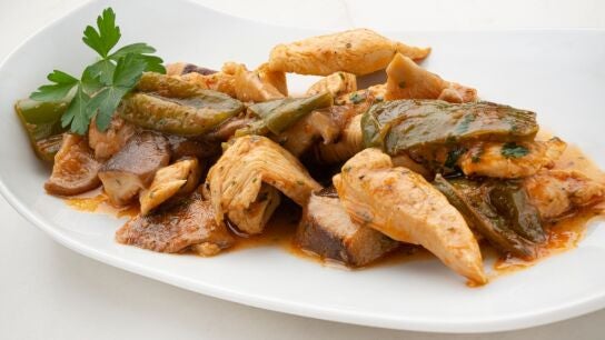 Salteado de pollo con setas, de Karlos Argui&ntilde;ano