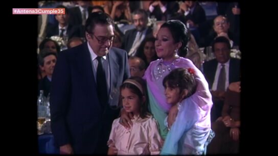 &ldquo;Baila, Elena, baila&rdquo;: Elena Furiase se emociona al recordar a Lola Flores durante el 35 aniversario de Antena 3