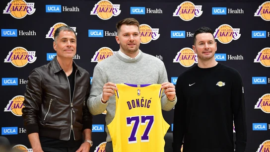Luka Doncic en su presentación con los Lakers Luka Doncic en su presentación con los Lakers