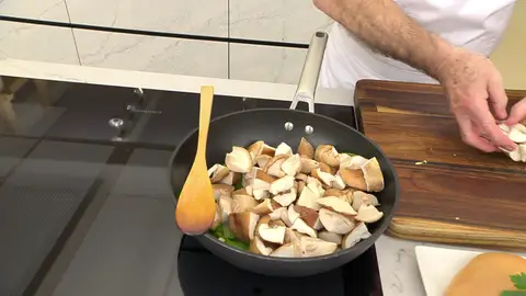 Introdúcelas en el wok Introdúcelas en el wok