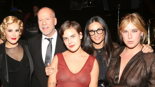 Demi Moore y Bruce Willis con sus hijas Rumer, Tallulah y Scout Demi Moore y Bruce Willis con sus hijas Rumer, Tallulah y Scout