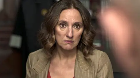 El juez Romero rechaza la petición de Verónica y descubre que está en peligro El juez Romero rechaza la petición de Verónica y descubre que está en peligro