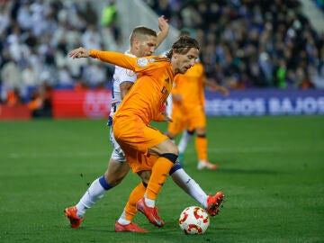 Modric, durante el partido de Copa en Butarque