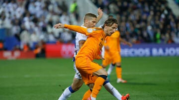 Modric, durante el partido de Copa en Butarque