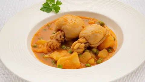 Receta de guiso de sepia con guisantes, de Karlos Arguiñano: "Para hacer en familia" Receta de guiso de sepia con guisantes, de Karlos Arguiñano: "Para hacer en familia"