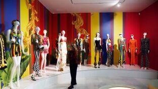 Exposici&oacute;n de dise&ntilde;os de Versace en Espa&ntilde;a 