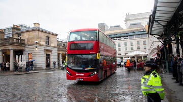 Imagen de archivo de un autobús en Londres.