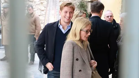 El príncipe Constantino Alexios de Grecia y su madre Marie-Chantal El príncipe Constantino Alexios de Grecia y su madre Marie-Chantal