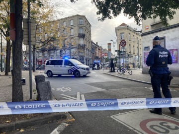 Policía cerca de Plaza Eugene Verboeckhoven en Bruselas